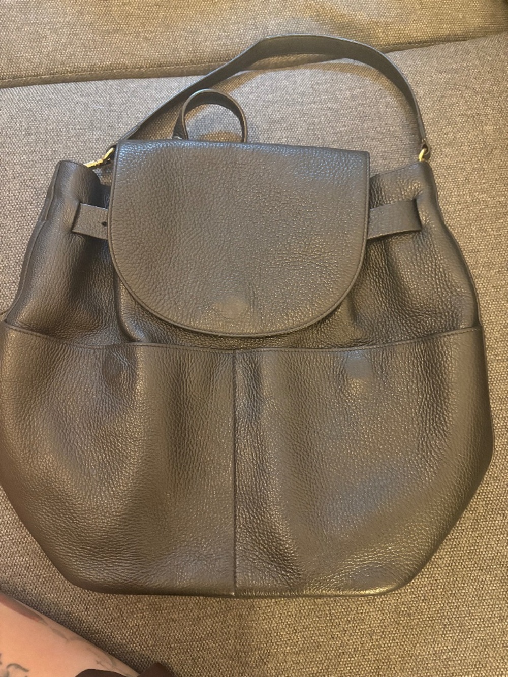 Cuyana pebbled leather backpack in brand new condition